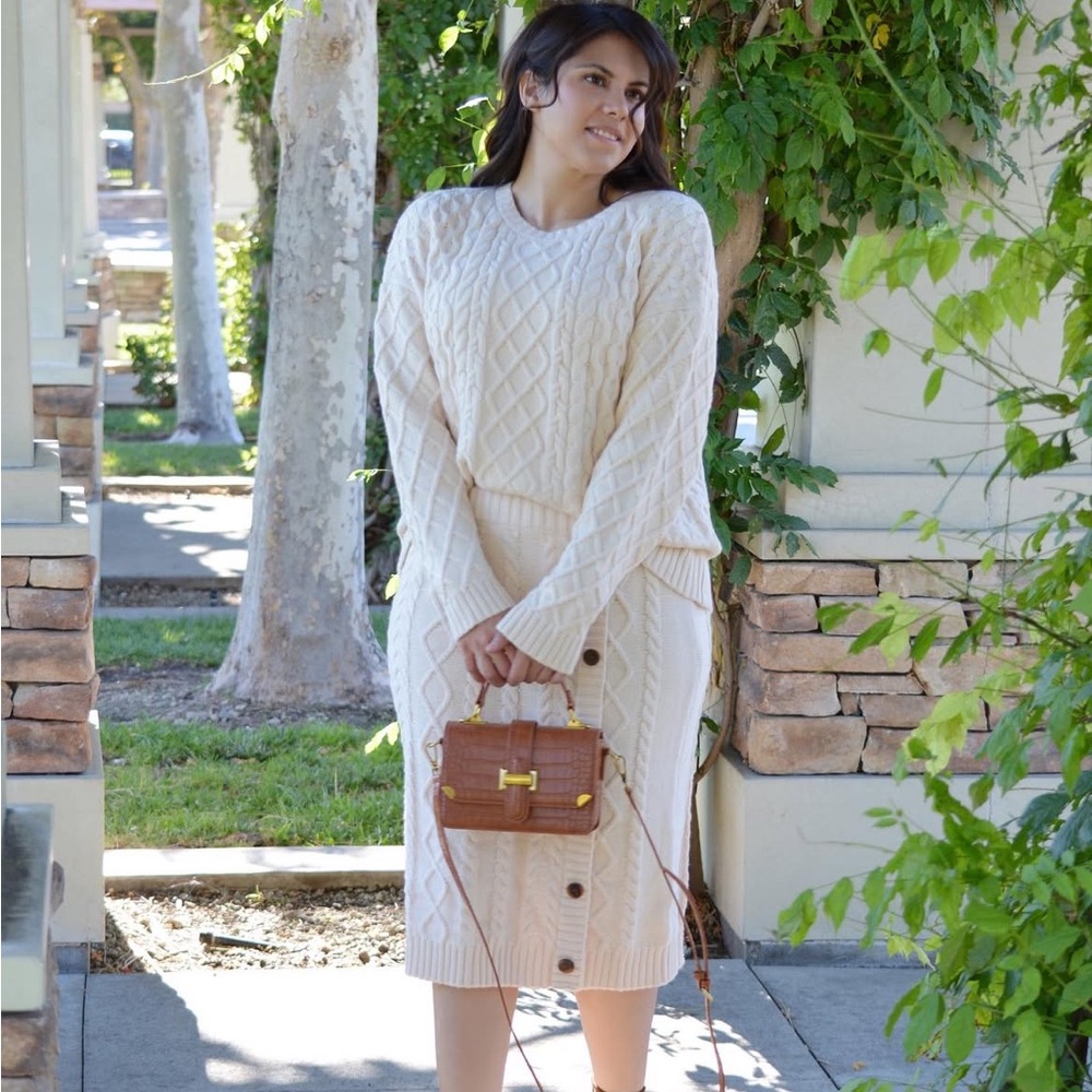Skirt Society Monroe Oatmeal Chunky Cable-knit Sweater and Skirt Set